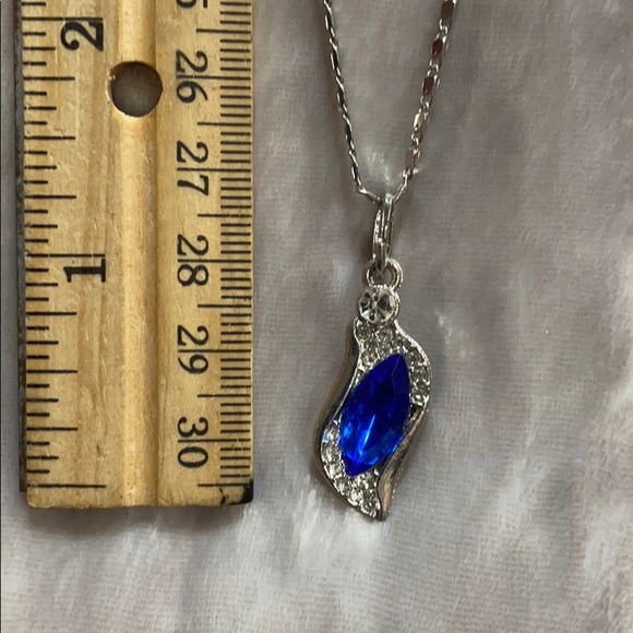🎈Blue crystal necklace🎈 - Picture 3 of 4